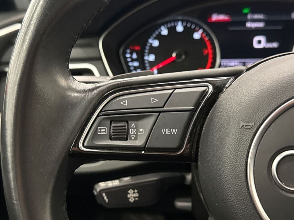 Audi A4 2021 Musta