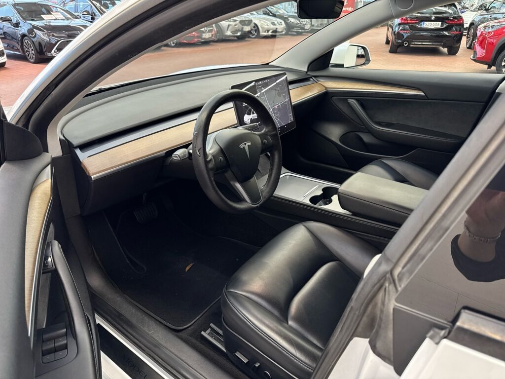 Tesla Model 3 2021 Valkoinen