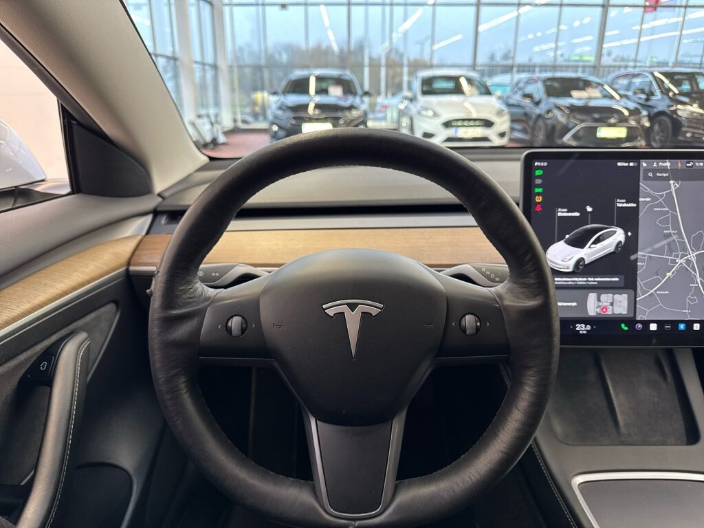 Tesla Model 3 2021 Valkoinen
