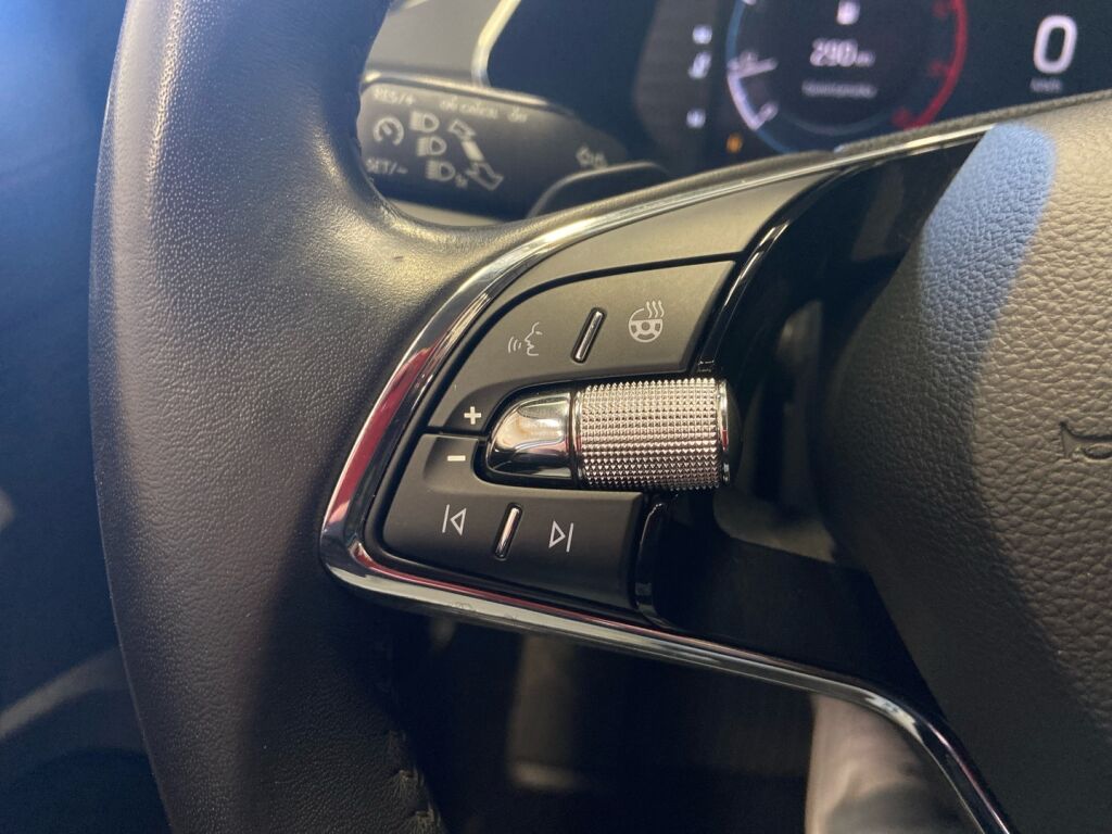 Skoda Octavia 2021 Valkoinen