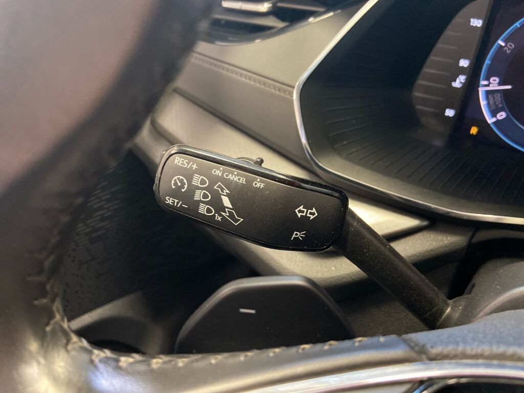 Skoda Octavia 2021 Valkoinen