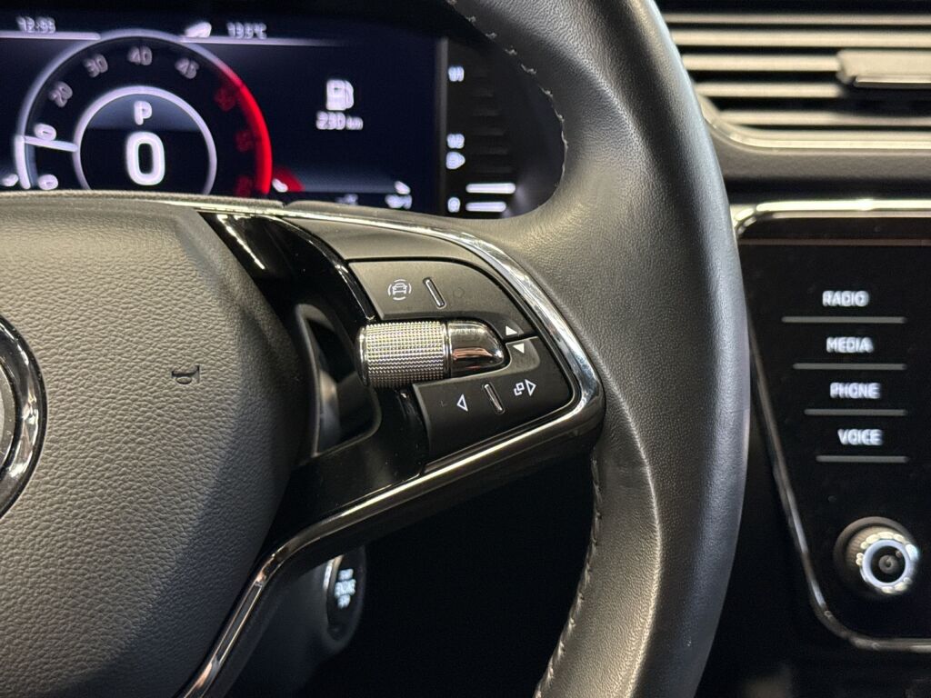 Skoda Superb 2021 Sininen