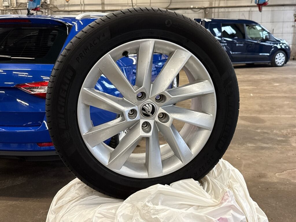 Skoda Superb 2021 Sininen