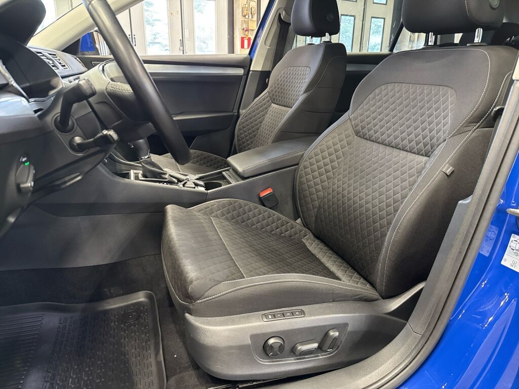 Skoda Superb 2021 Sininen