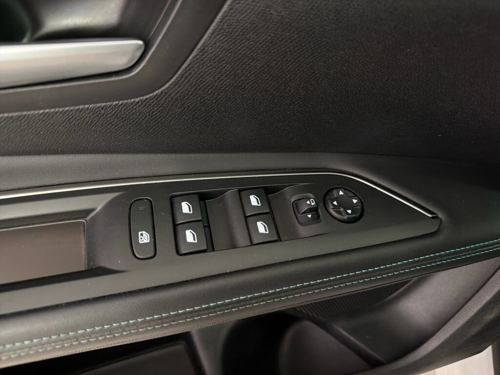 Peugeot 5008 2021 Valkoinen