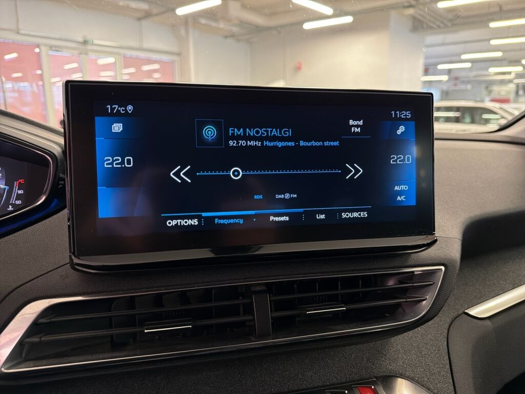 Peugeot 5008 2021 Valkoinen