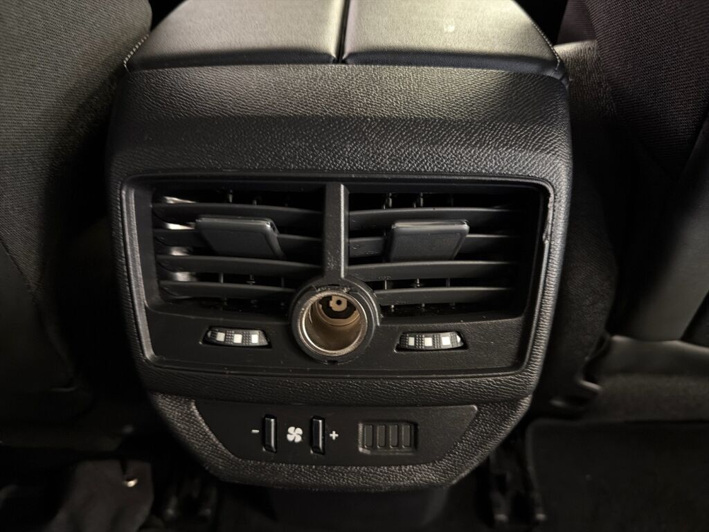 Peugeot 5008 2021 Valkoinen