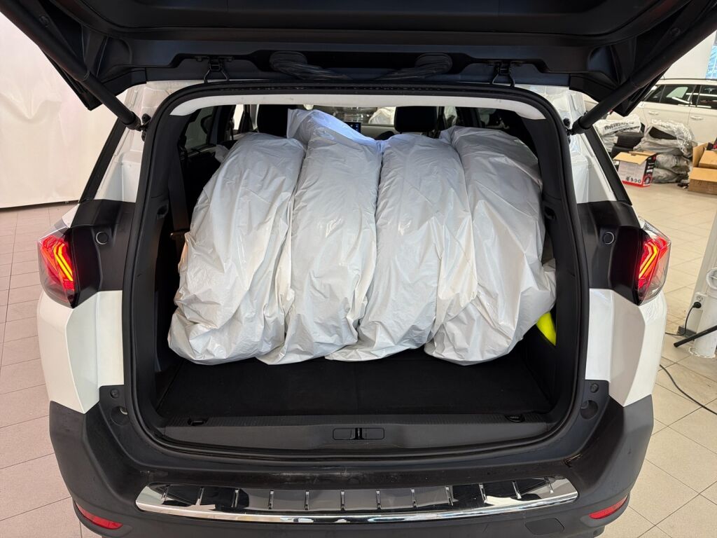 Peugeot 5008 2021 Valkoinen