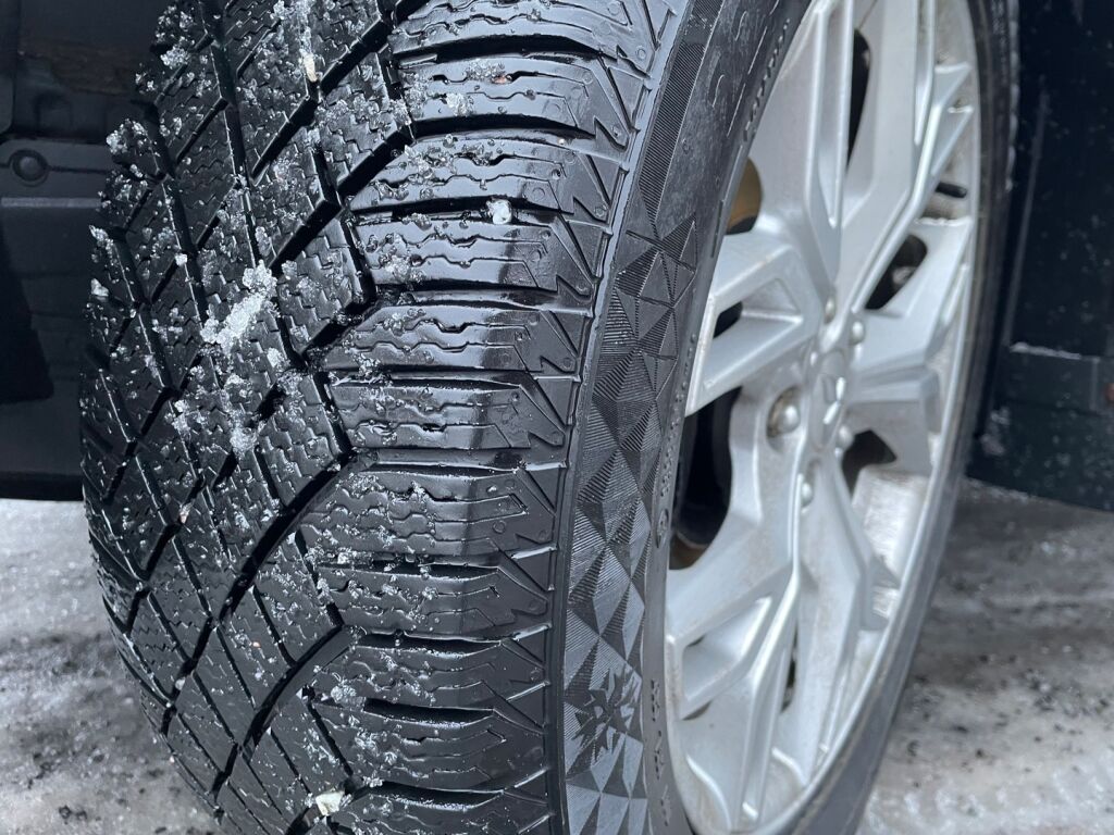 Mitsubishi Outlander PHEV 2020 Musta