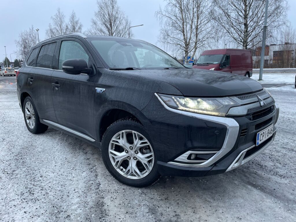 Mitsubishi Outlander PHEV 2020 Musta