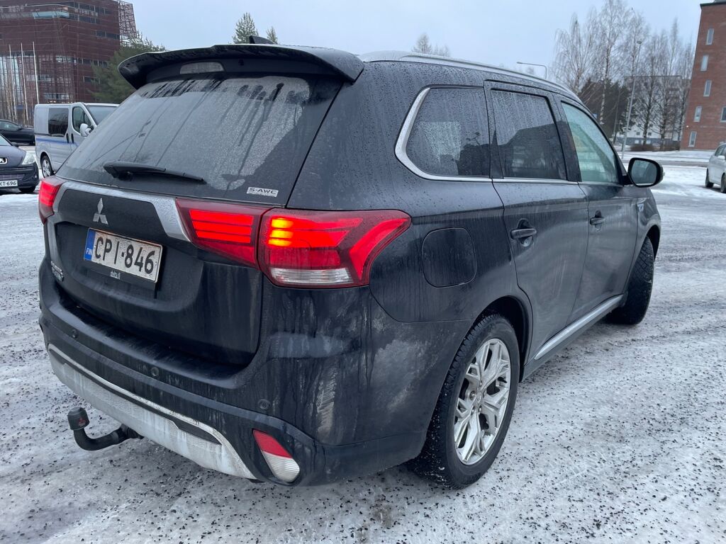 Mitsubishi Outlander PHEV 2020 Musta