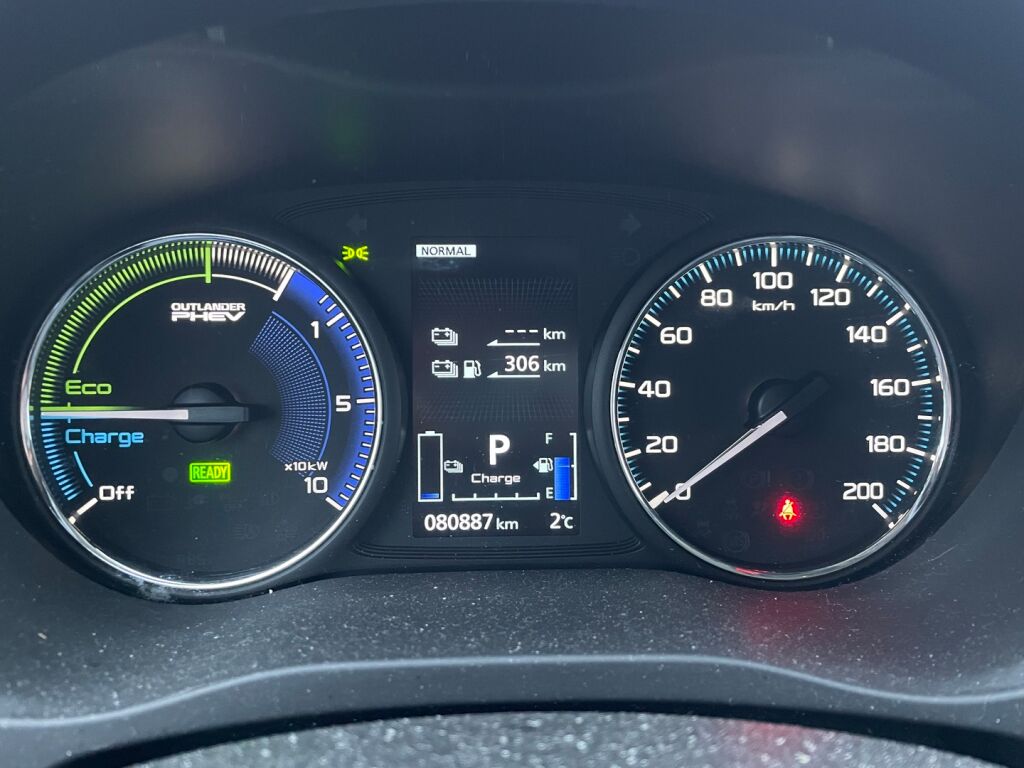 Mitsubishi Outlander PHEV 2020 Musta