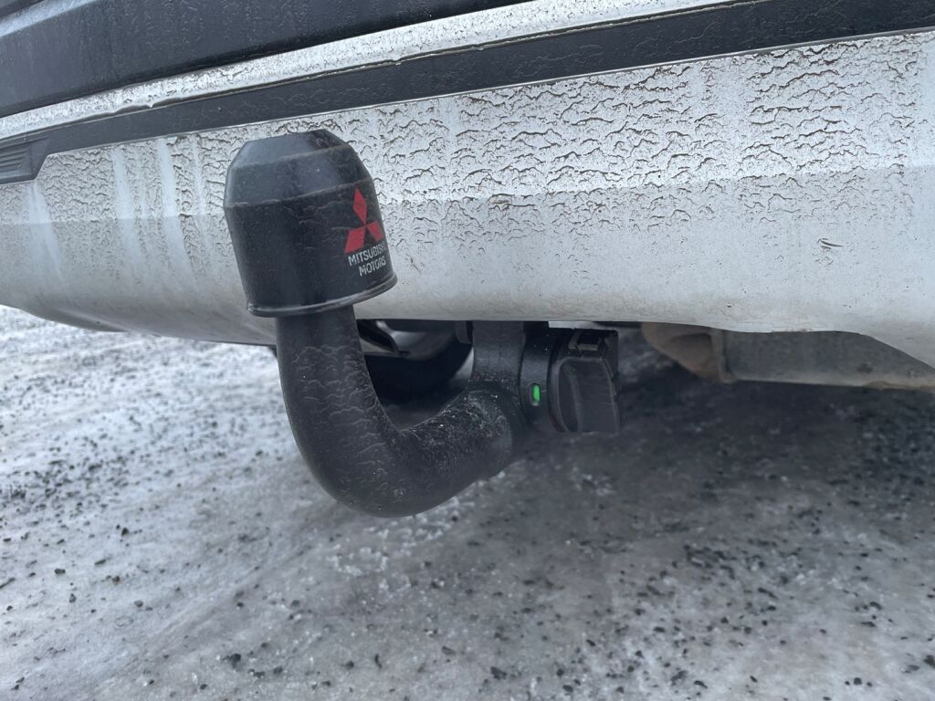 Mitsubishi Outlander PHEV 2020 Musta