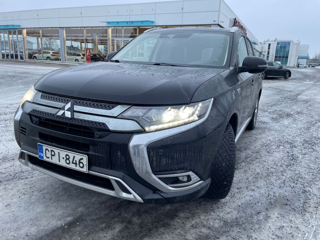Mitsubishi Outlander PHEV 2020 Musta
