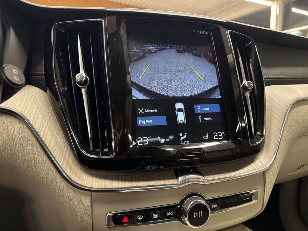 Volvo XC60 2020 Musta