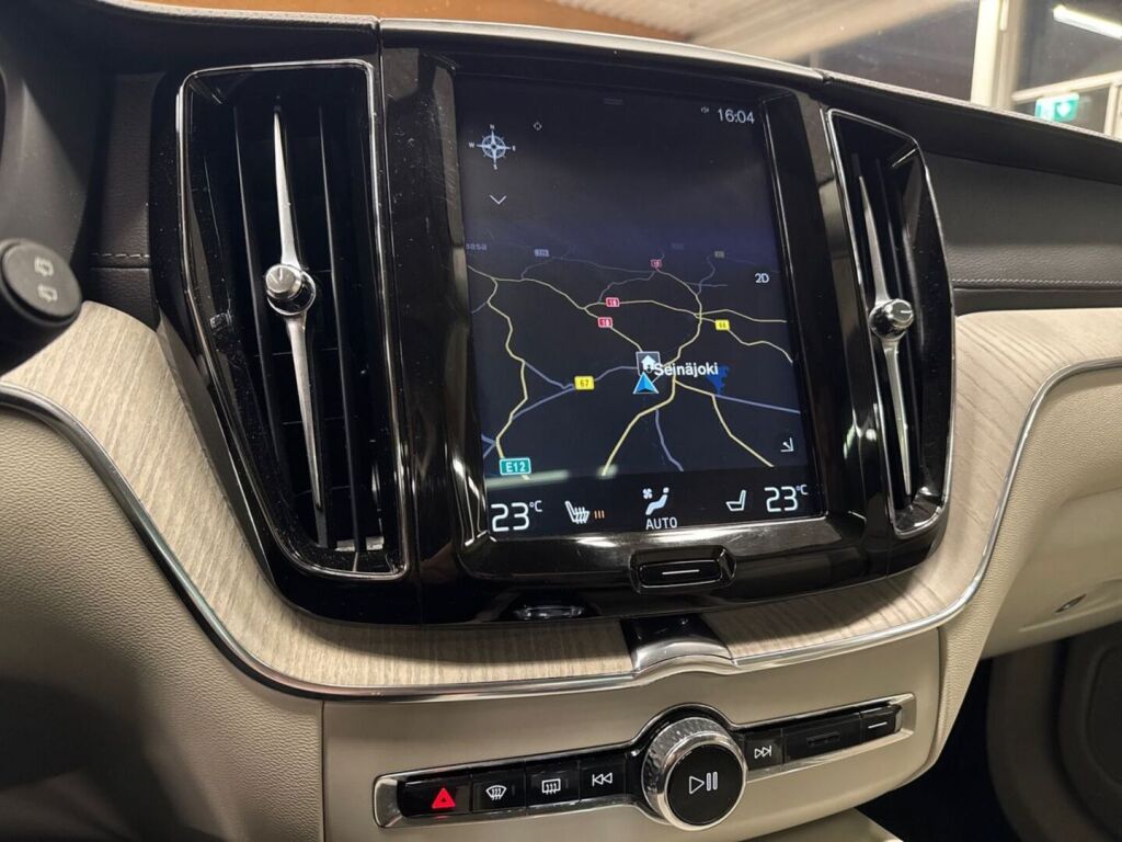 Volvo XC60 2020 Musta