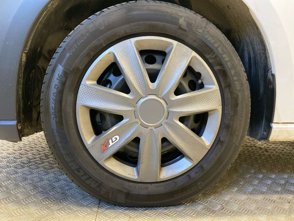 Volkswagen Caddy 2021 Valkoinen