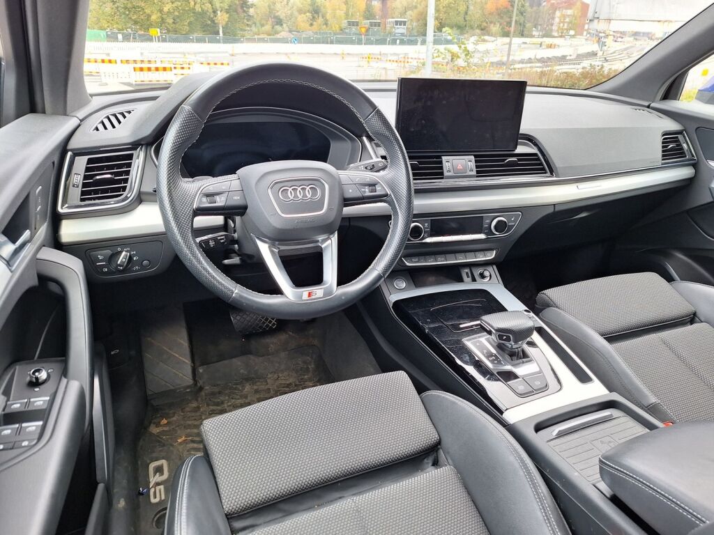 Audi Q5 2021 Sininen