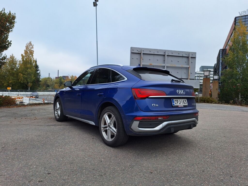 Audi Q5 2021 Sininen