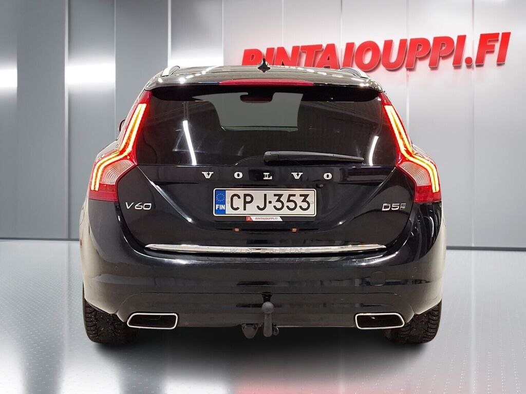 Volvo V60 2018 Musta