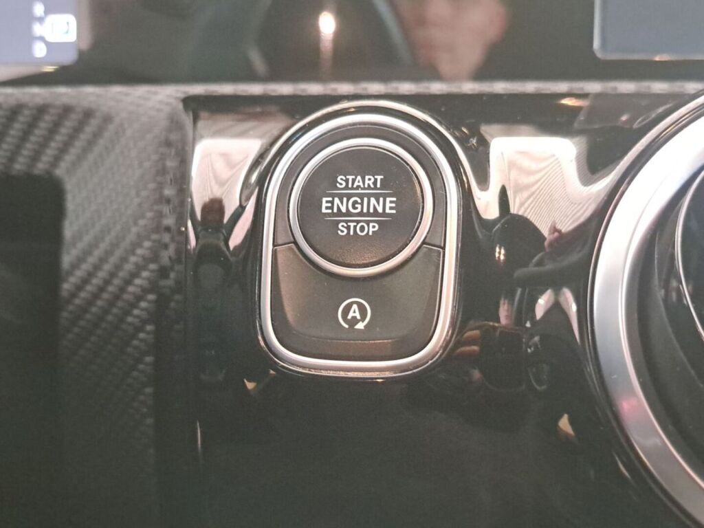 Mercedes-Benz A 2021 Harmaa