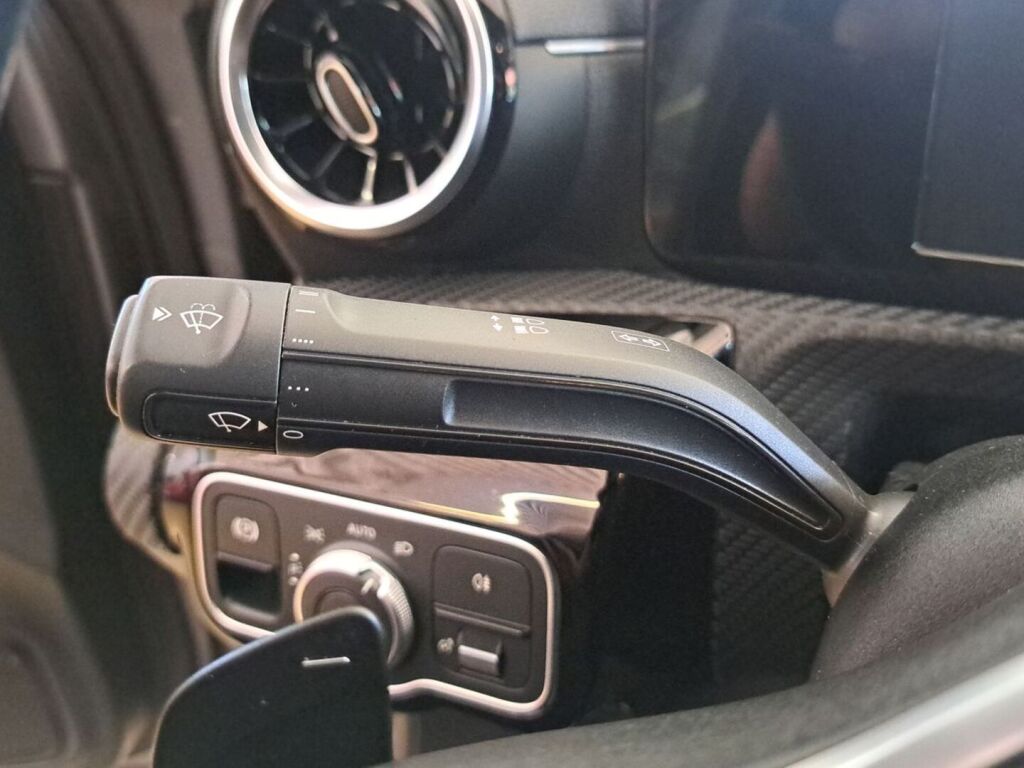 Mercedes-Benz A 2021 Harmaa