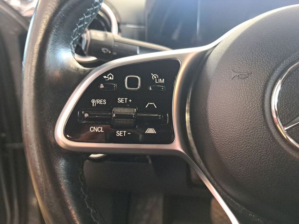 Mercedes-Benz A 2021 Harmaa