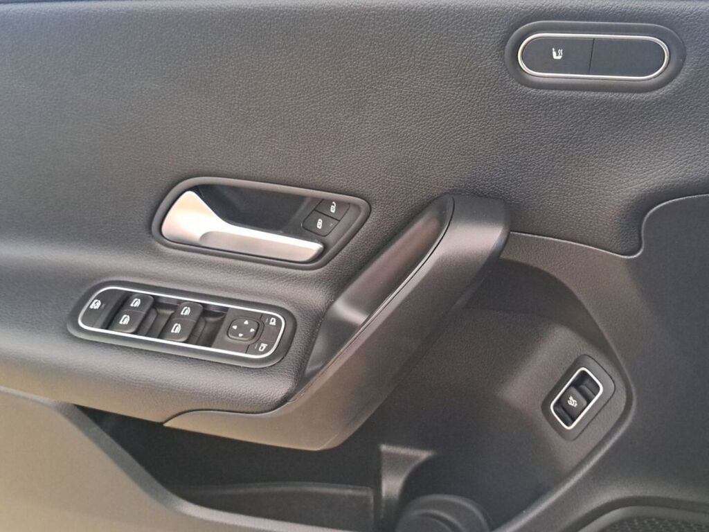 Mercedes-Benz A 2021 Harmaa