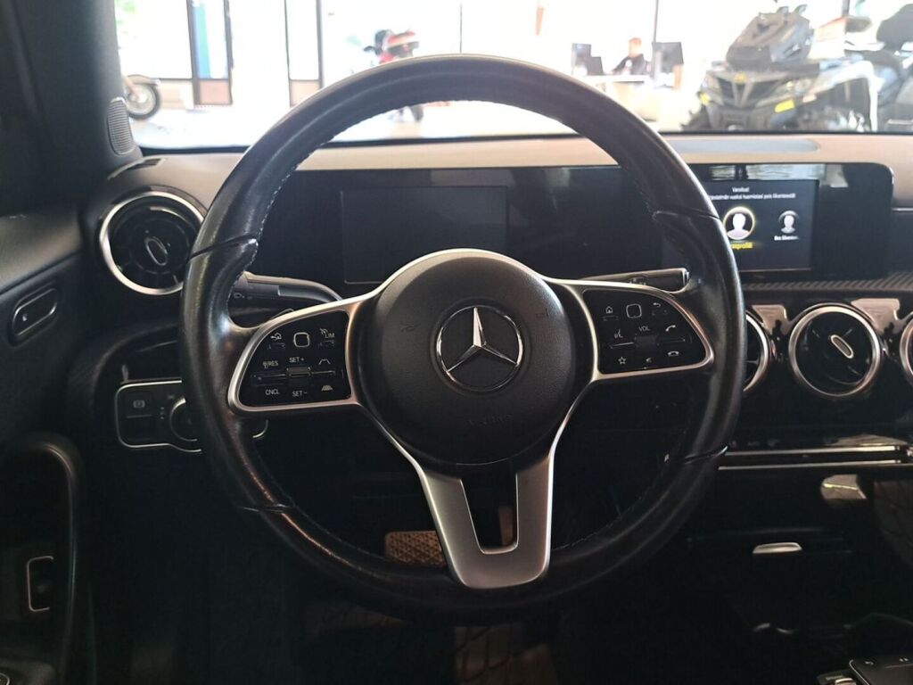 Mercedes-Benz A 2021 Harmaa