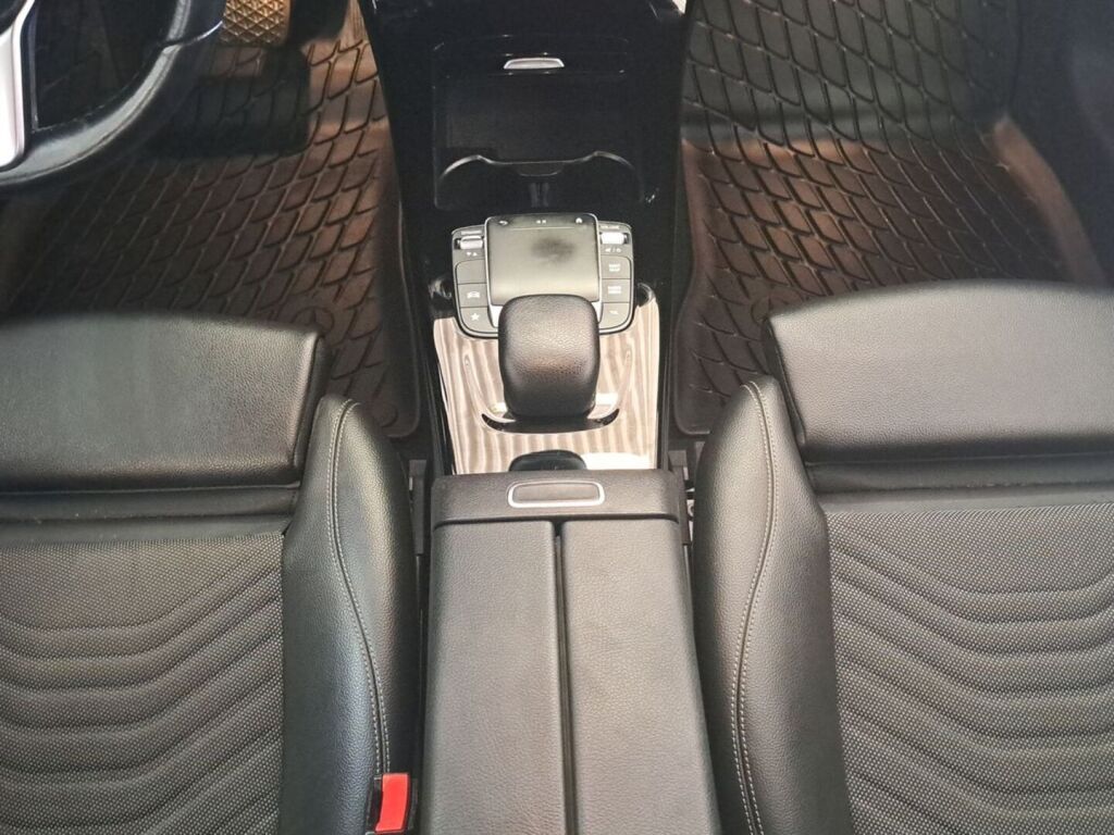 Mercedes-Benz A 2021 Harmaa