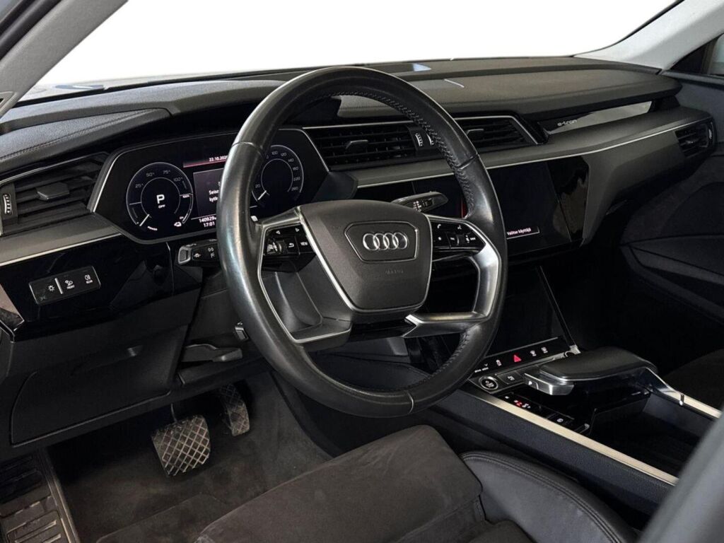 Audi e-tron 2021 Hopea