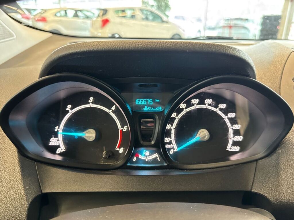 Ford Transit Courier 2021 Punainen