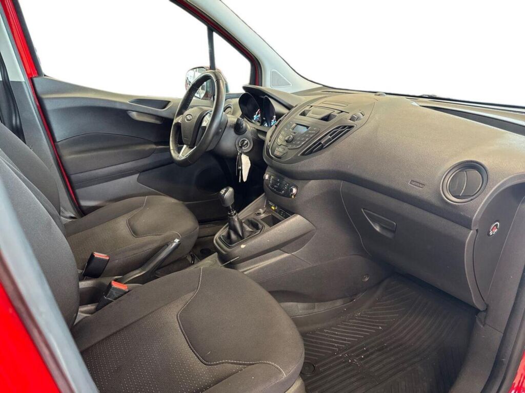 Ford Transit Courier 2021 Punainen