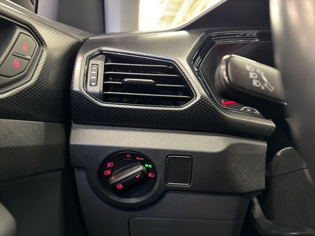 Volkswagen T-Cross 2021 Musta