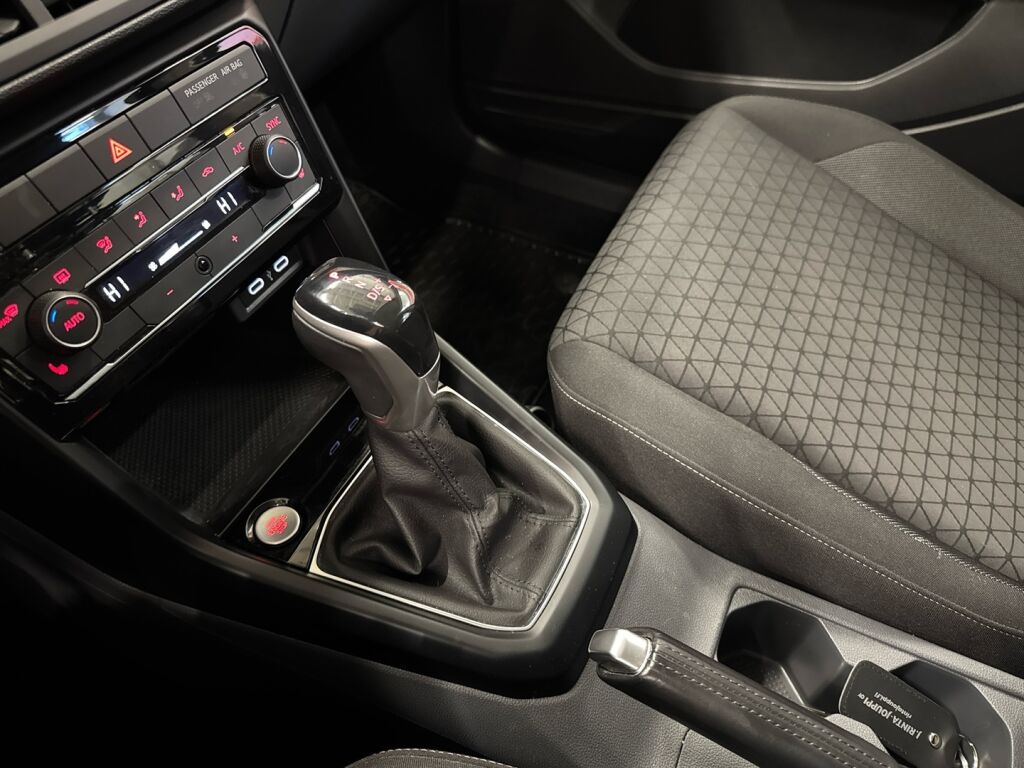 Volkswagen T-Cross 2021 Musta