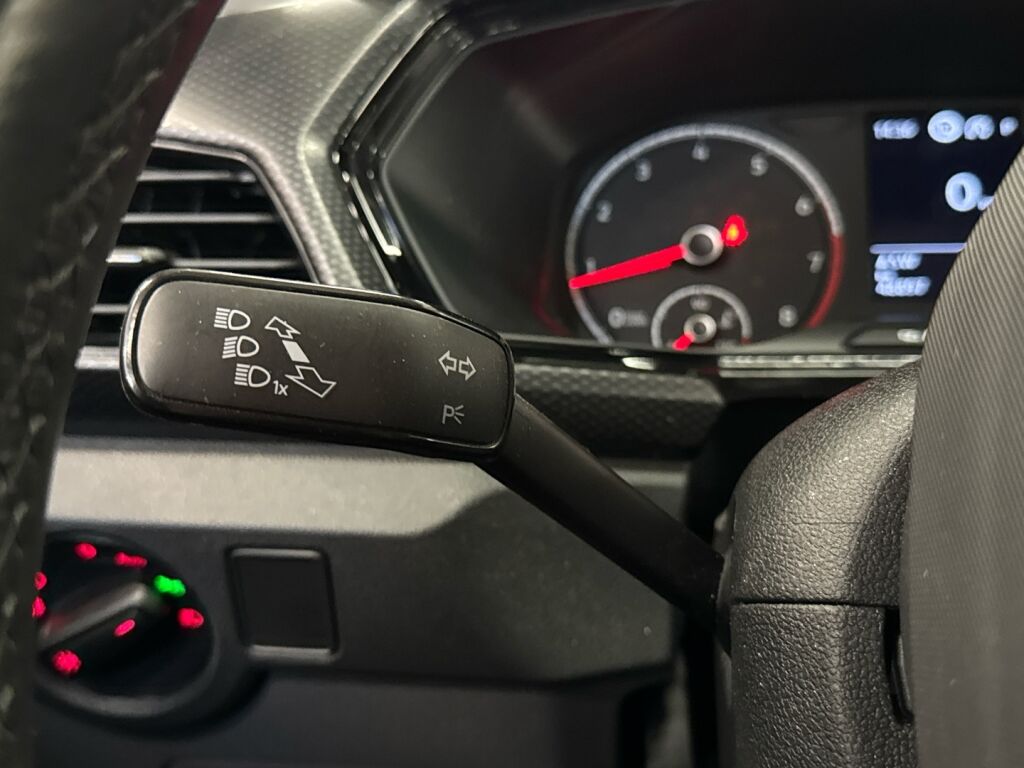 Volkswagen T-Cross 2021 Musta