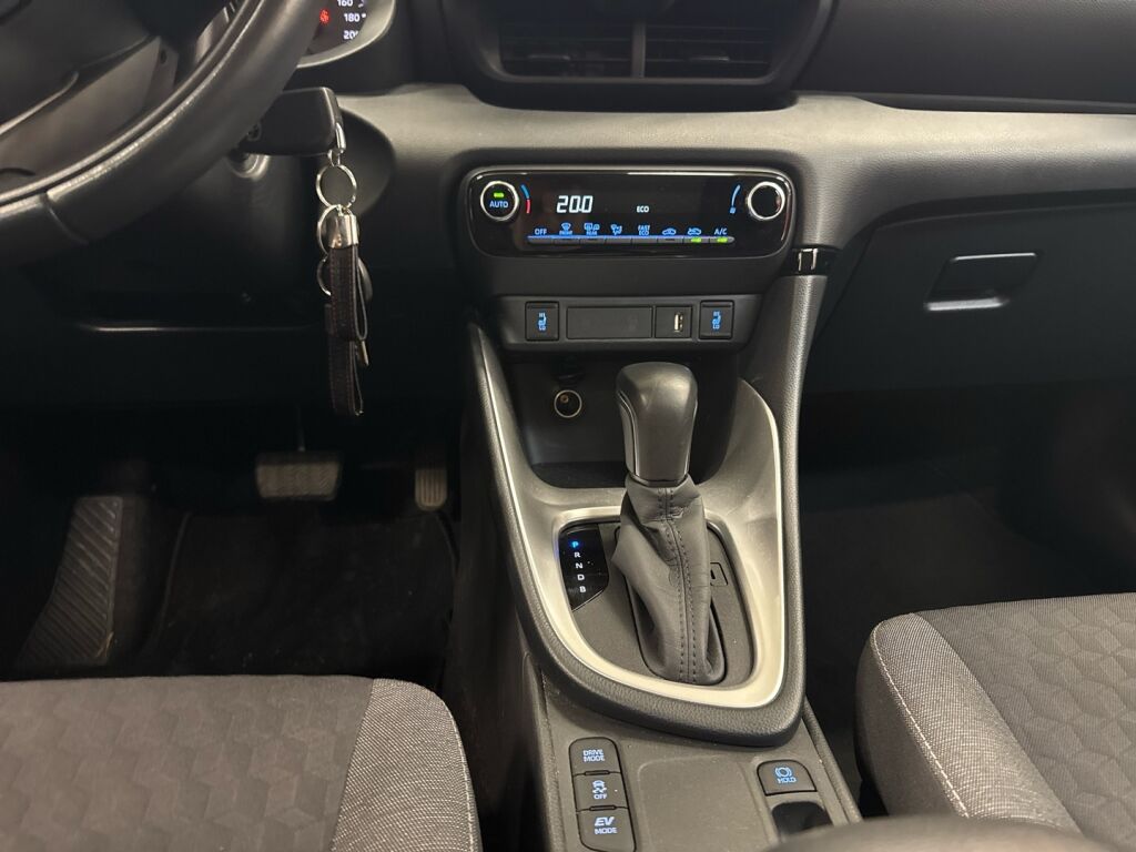 Toyota Yaris 2021 Valkoinen