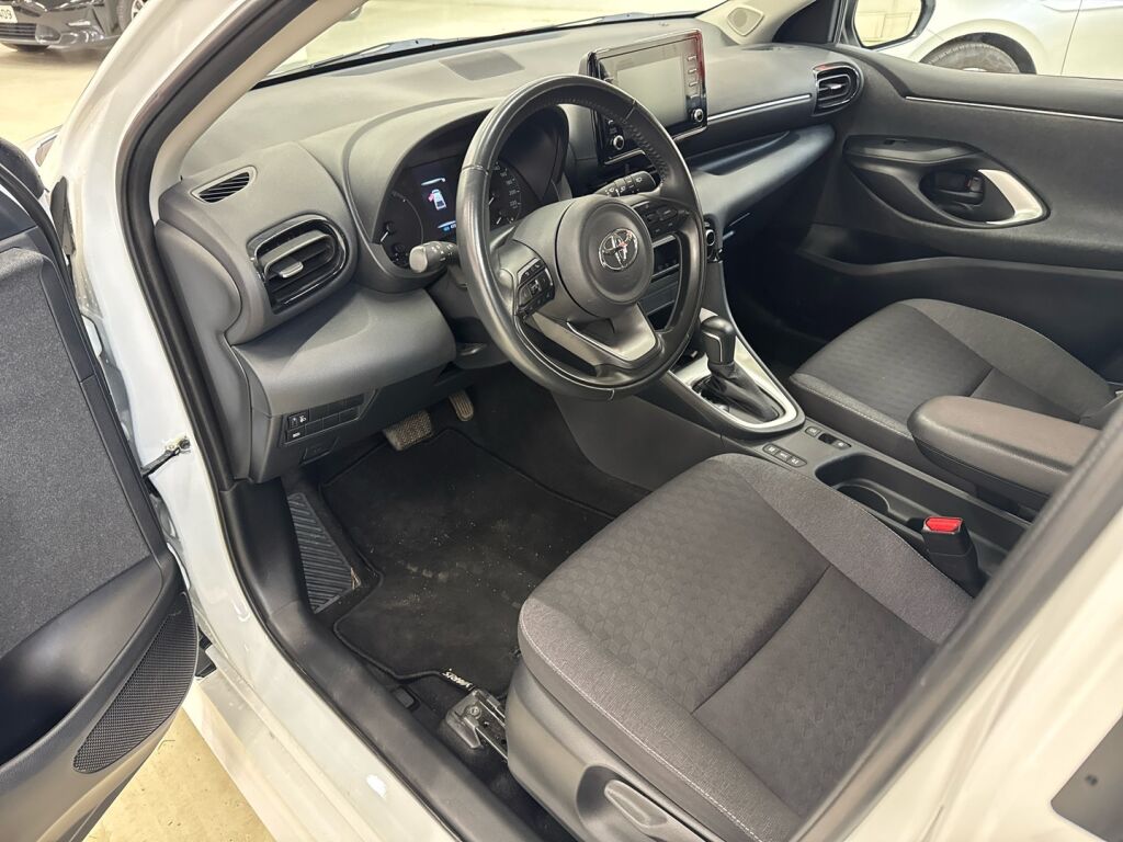 Toyota Yaris 2021 Valkoinen
