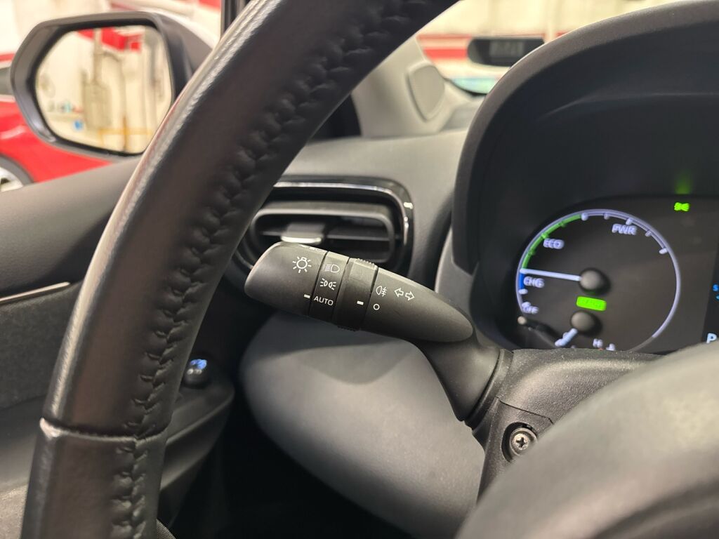 Toyota Yaris 2021 Valkoinen