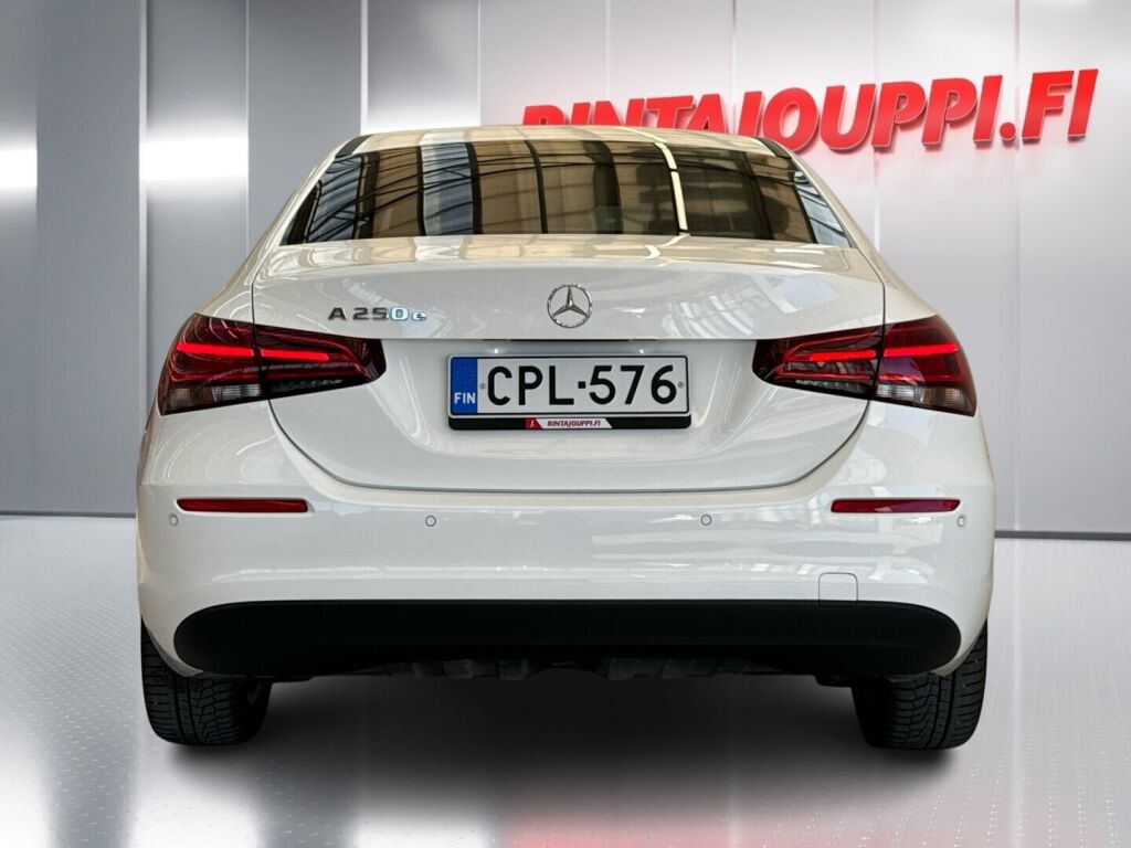 Mercedes-Benz A 2020 Valkoinen
