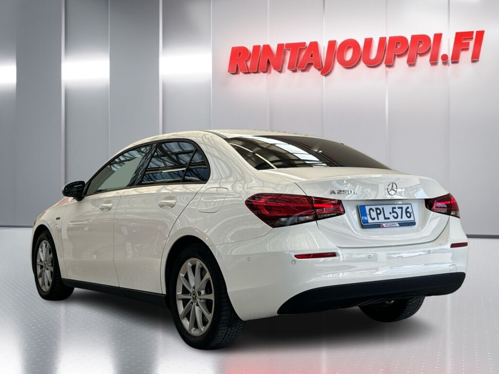 Mercedes-Benz A 2020 Valkoinen