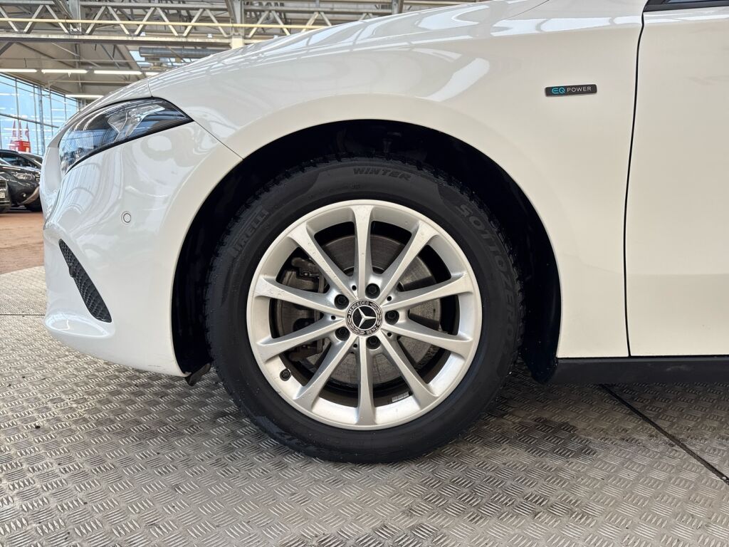 Mercedes-Benz A 2020 Valkoinen