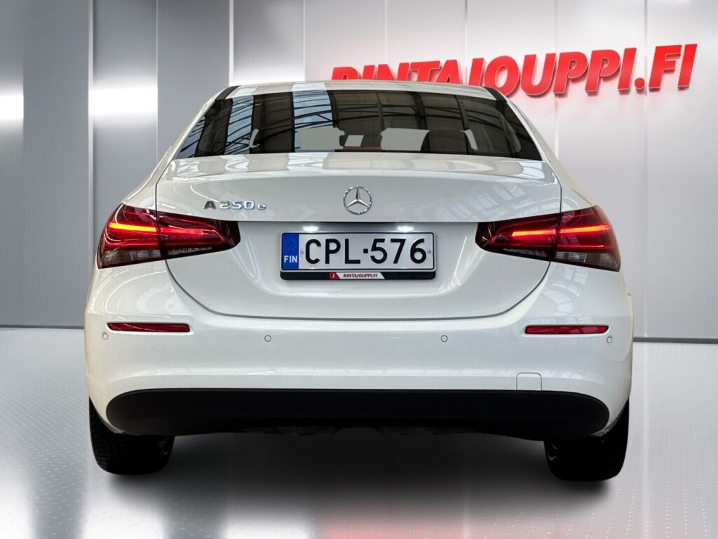 Mercedes-Benz A 2020 Valkoinen