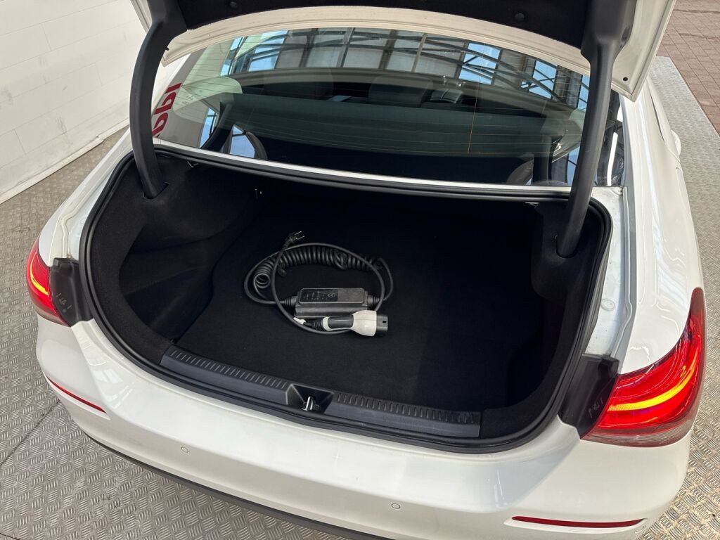 Mercedes-Benz A 2020 Valkoinen