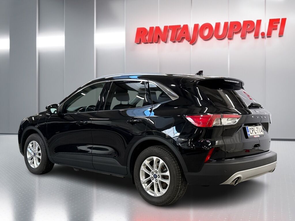 Ford Kuga 2021 Musta