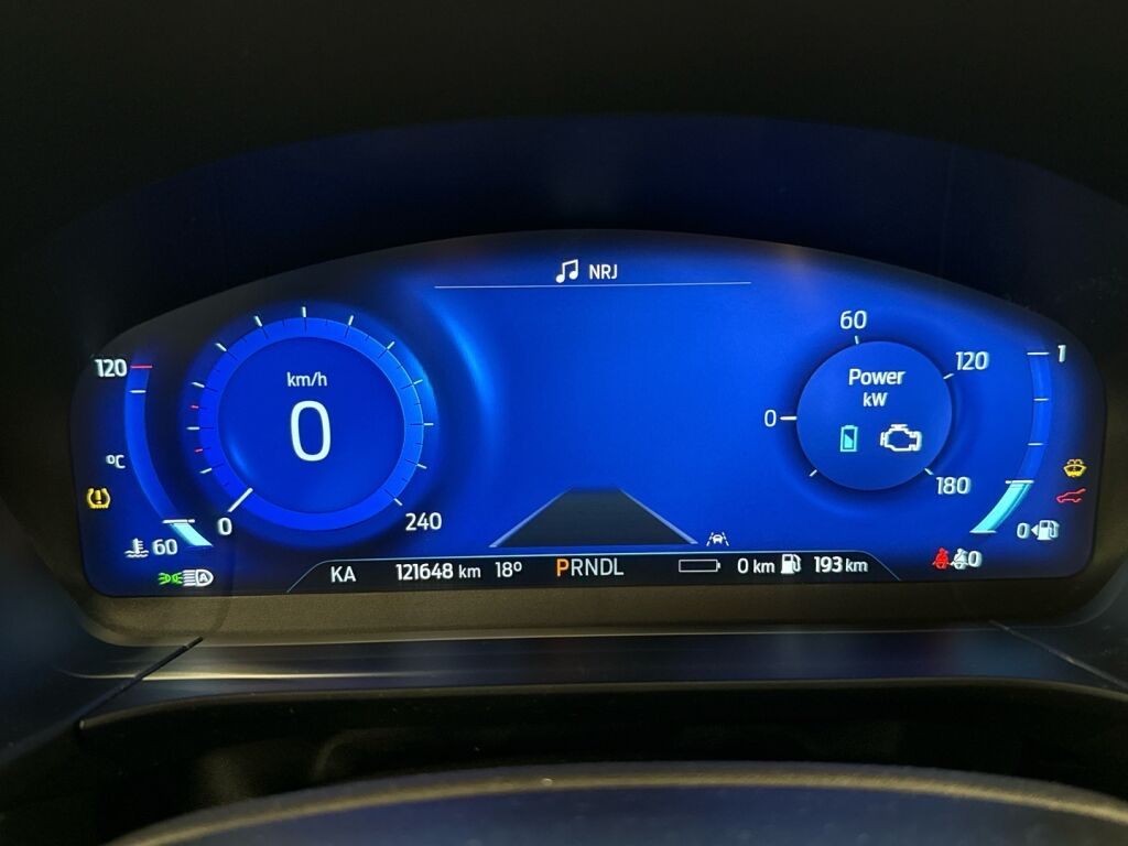 Ford Kuga 2021 Musta