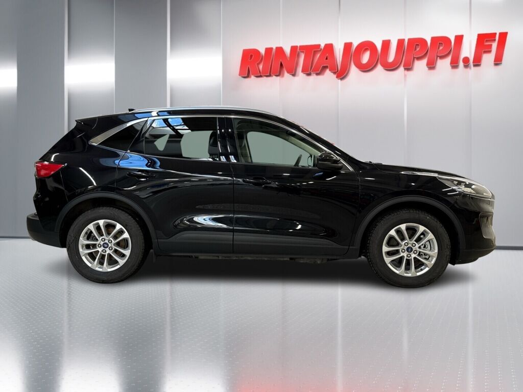 Ford Kuga 2021 Musta