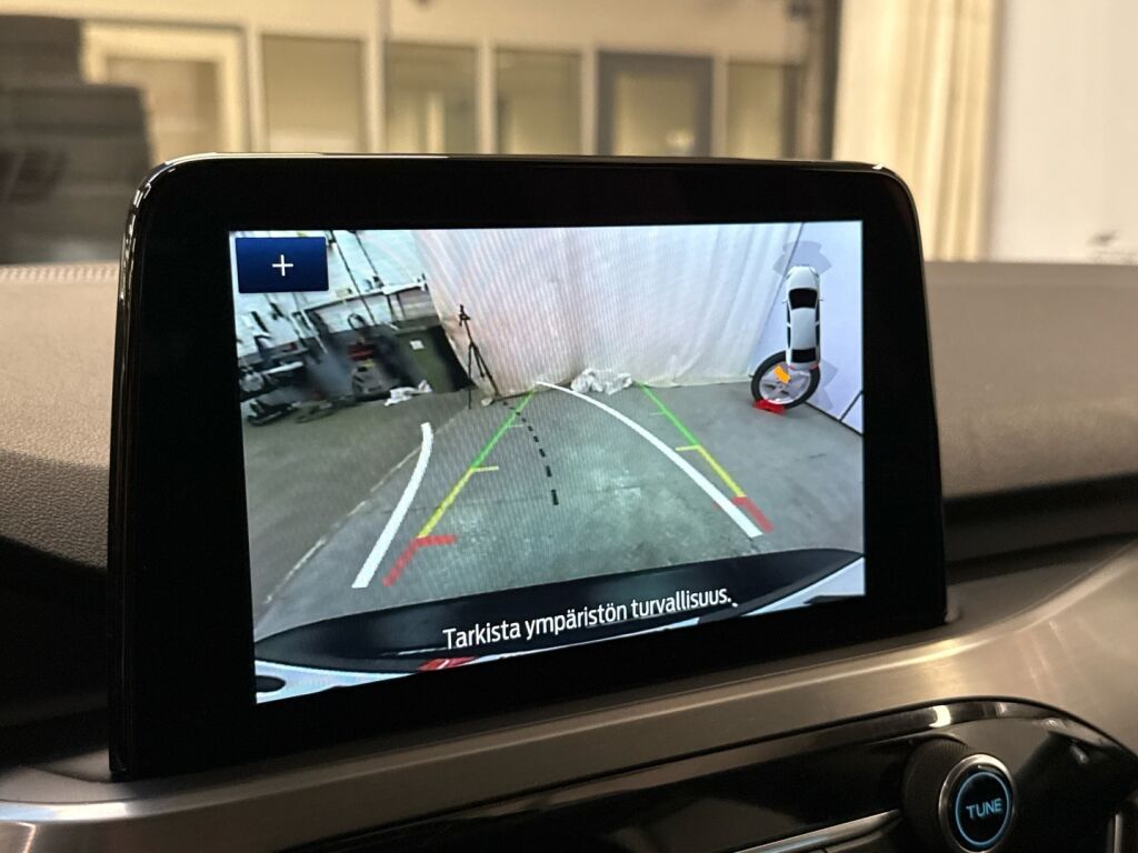 Ford Kuga 2021 Musta