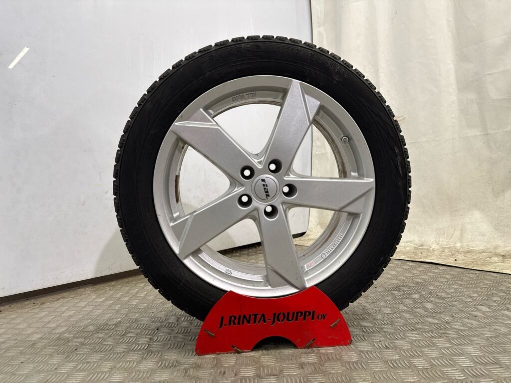 Ford Kuga 2021 Musta