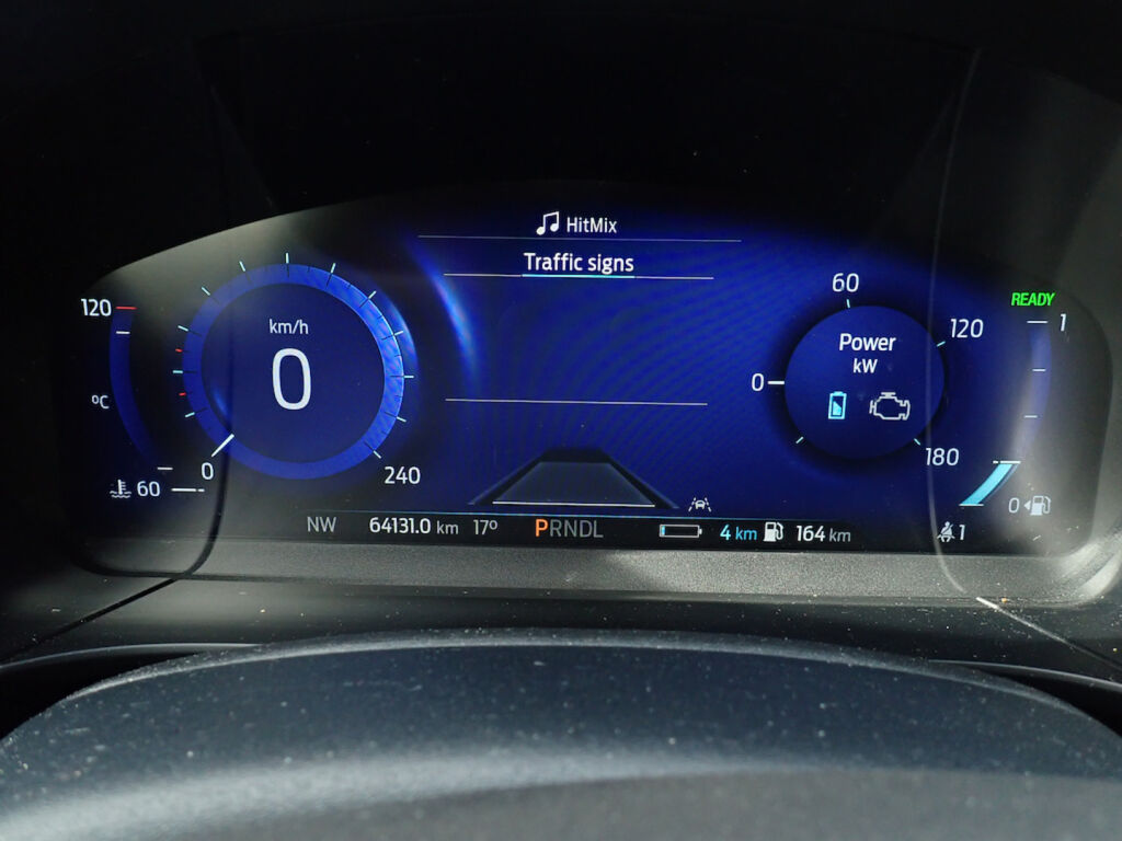 Ford Kuga 2021 Sininen